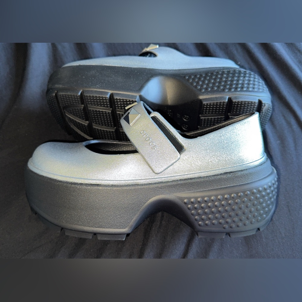 Chic Silver Mary Jane Shoes with Studs Crocs - Picture 2 of 3